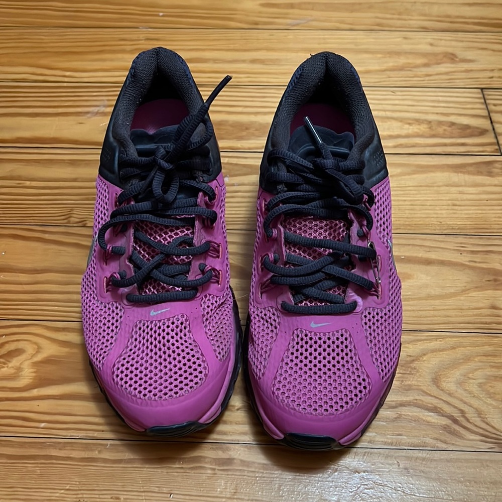 Nike air max running purple shoes